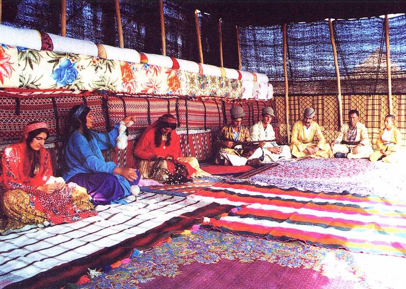Intérieur d'une tente Kachkaï
