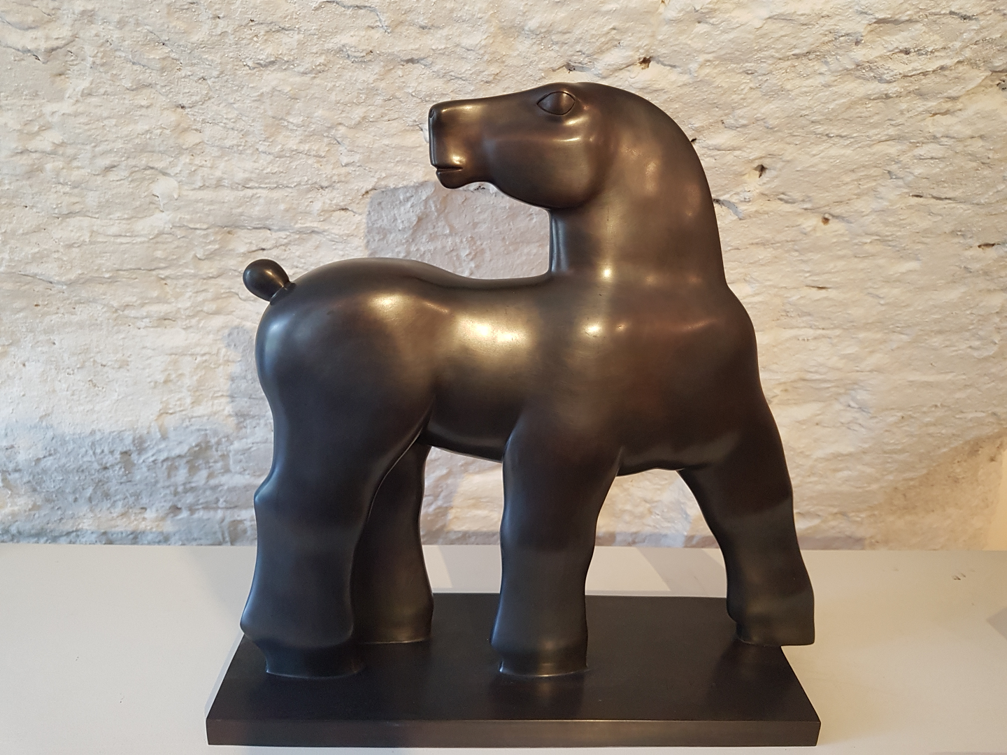Kobe – In Al Zijn Glorie (In All Its Glory) – Bronze - 2011 – 51 x 53 x 17,5 cm